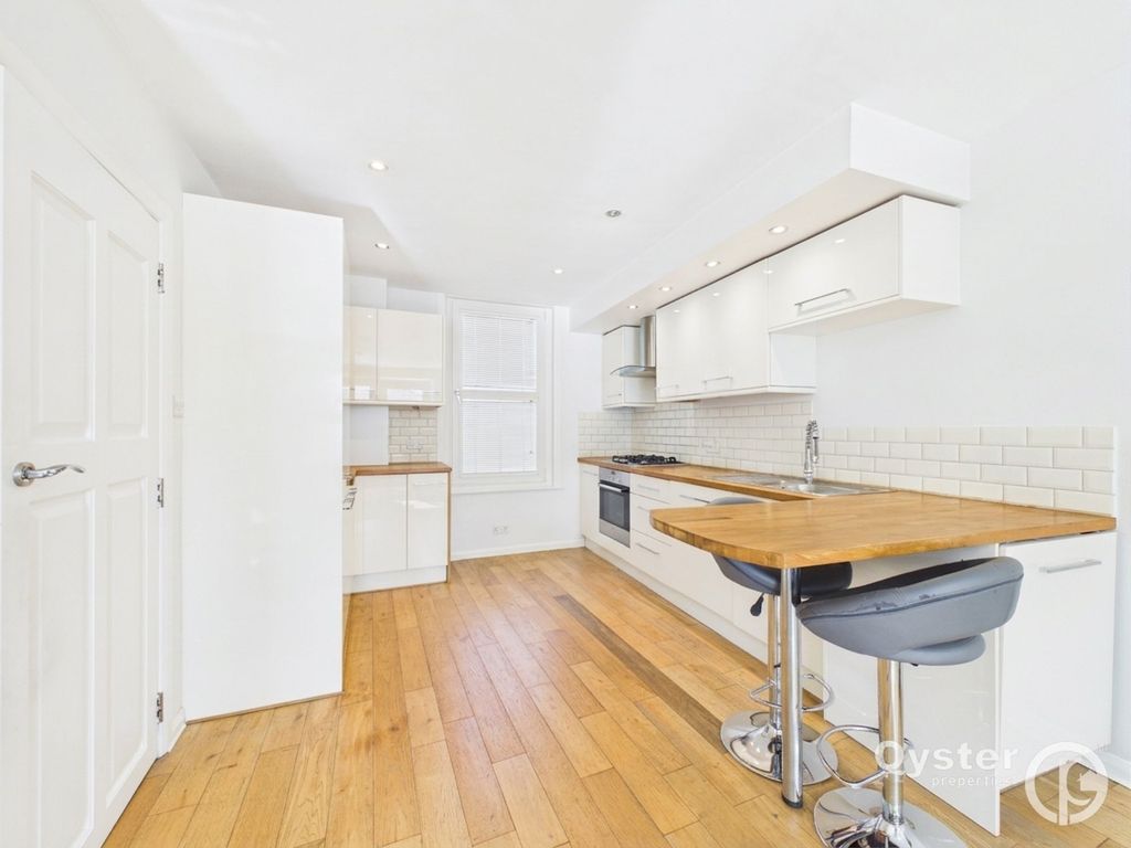 Property photo 3 of 13 Kitchen