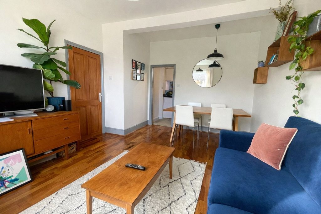 Property photo 3 of 11 Picture 3