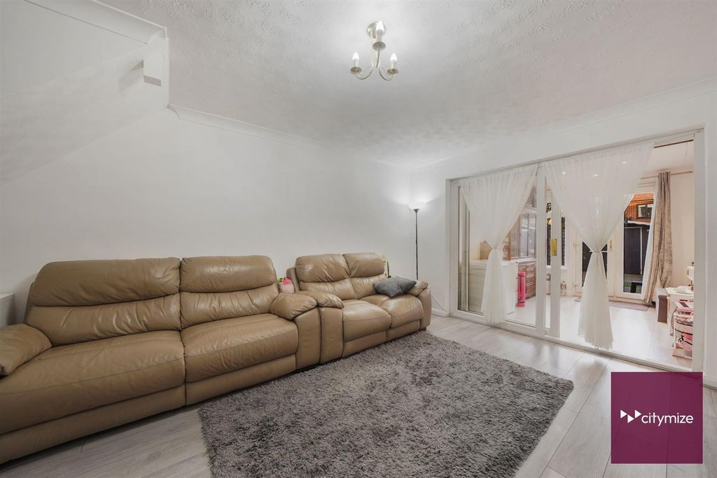 Property photo 1 of 18 Reception Room