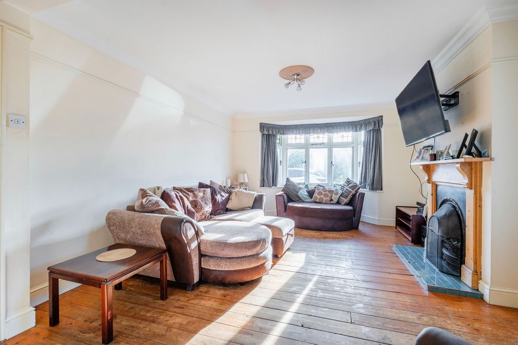 Property photo 3 of 19