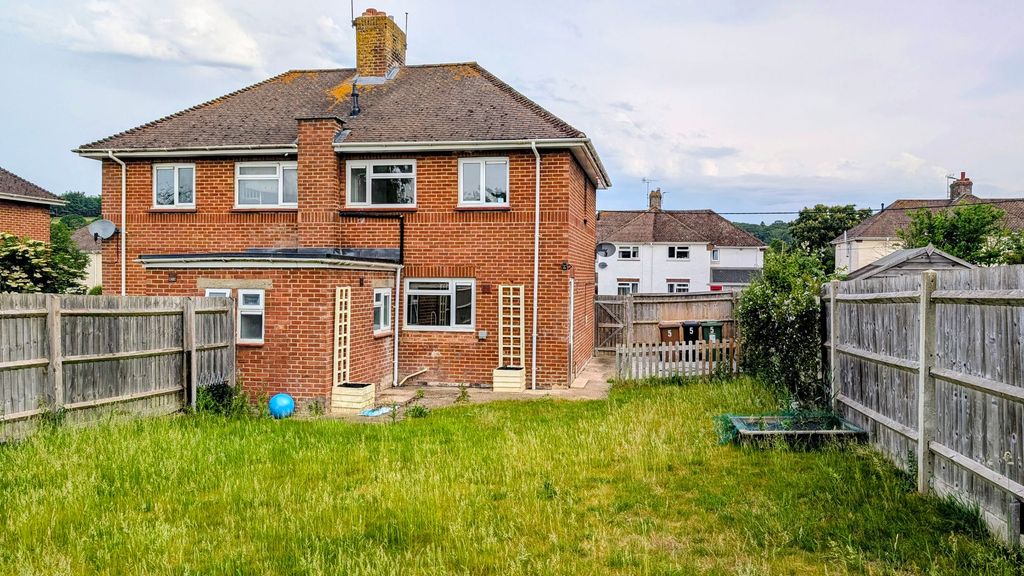 Property photo 2 of 10