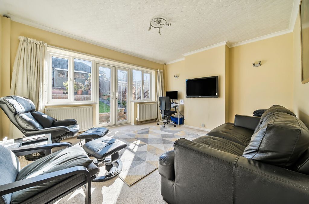 Property photo 2 of 16 1371238-8-68Fb5E3...