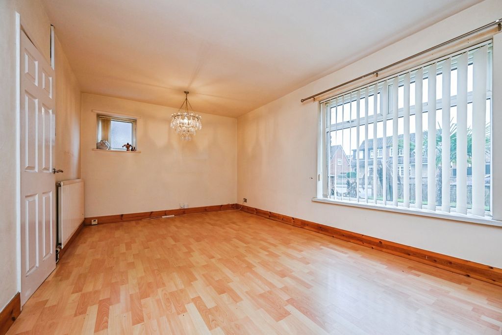 Property photo 2 of 12 Pbox-Img.Jpg