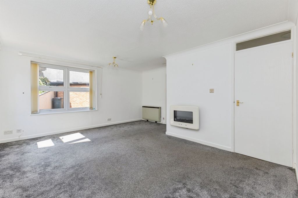 Property photo 3 of 25