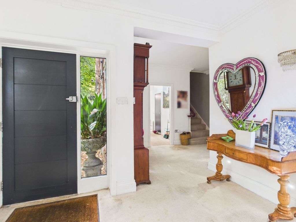 Property photo 3 of 24