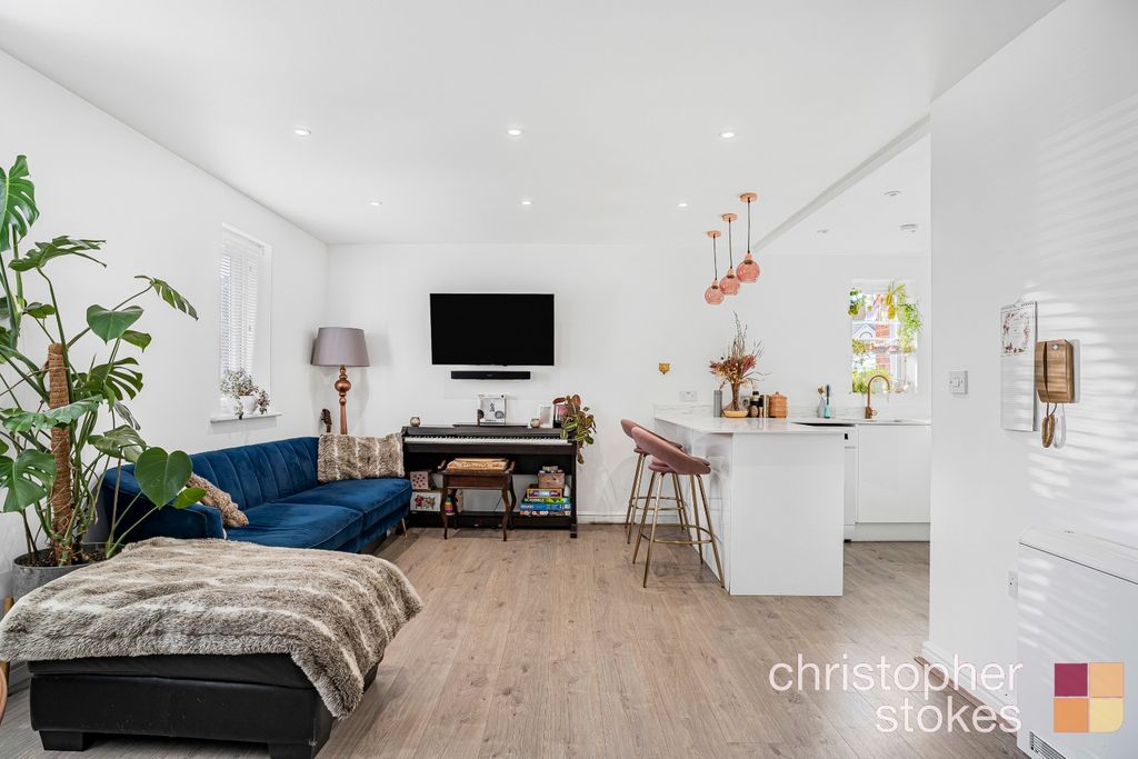 Property photo 2 of 15 4084245