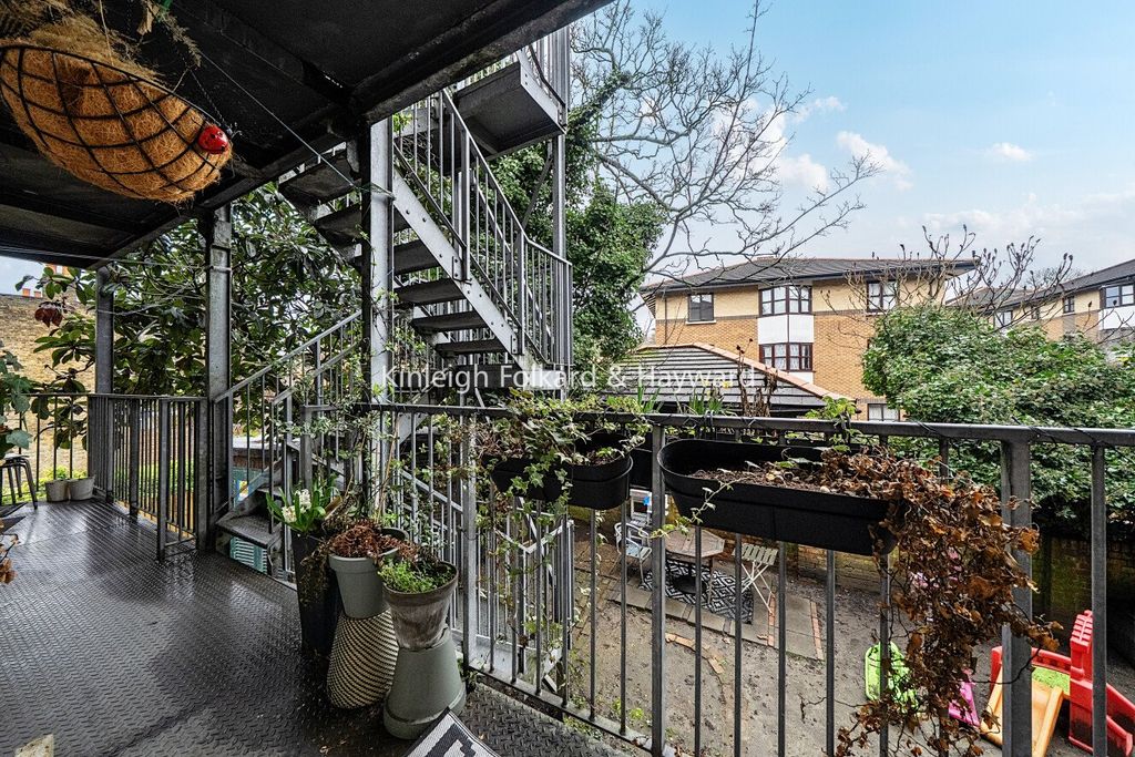 Property photo 2 of 19 Picture No. 12