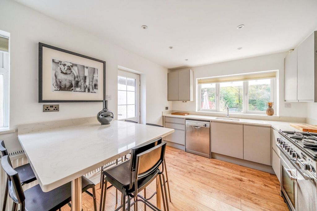 Property photo 2 of 28 Picture No. 60