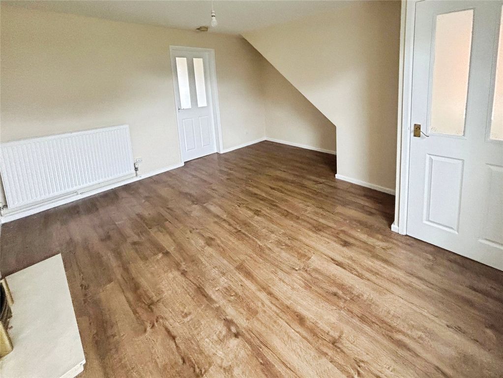 Property photo 2 of 6 Lounge