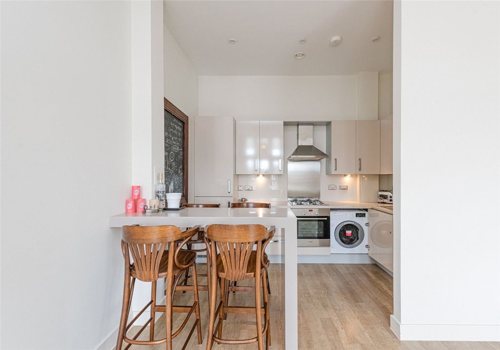 Property photo 2 of 21 Picture No. 20