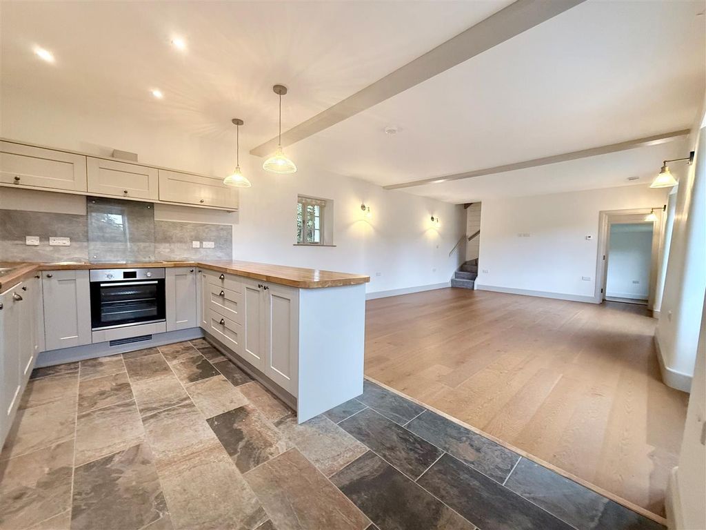 Property photo 2 of 10 8.Jpg