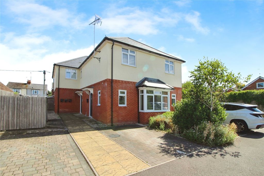 Property photo 1 of 6 External