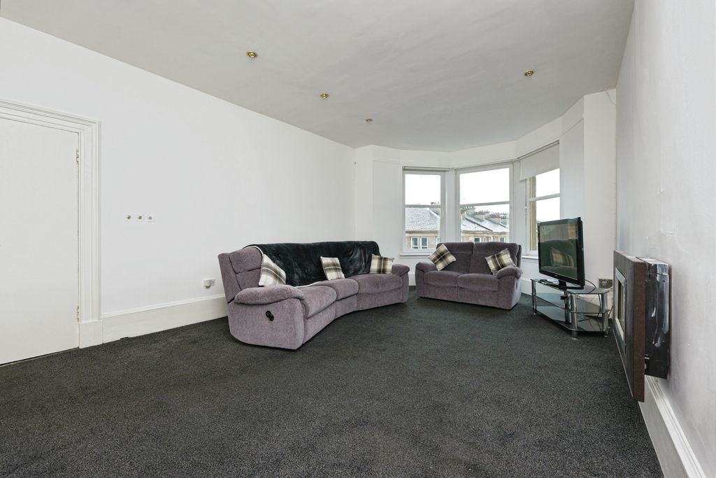 Property photo 3 of 15 Living Room