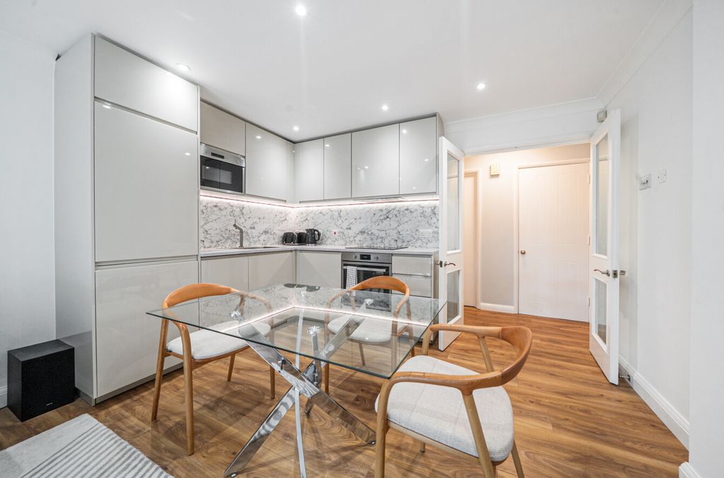 Property photo 3 of 19 1334286-6-6891De4...