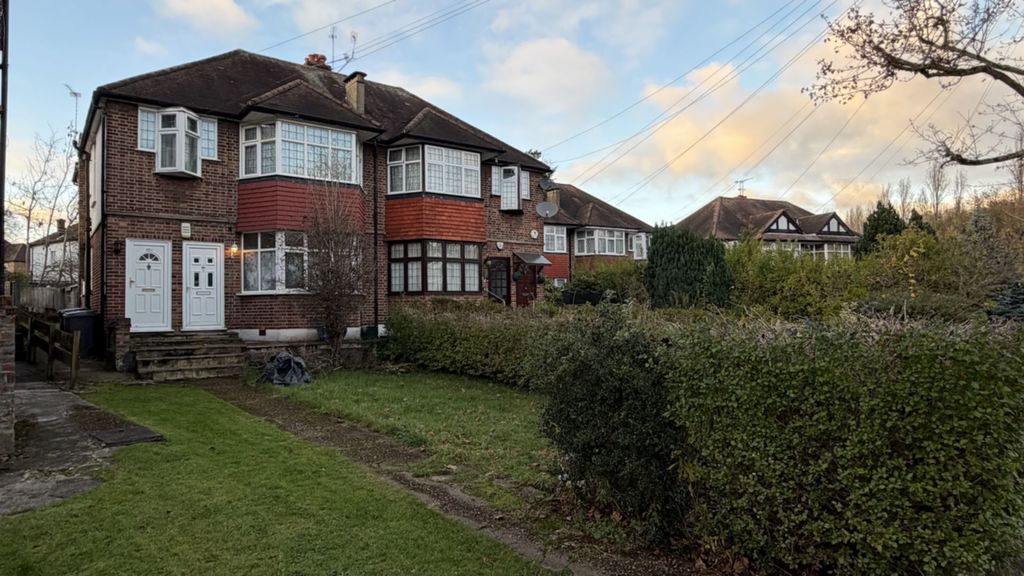 Property photo 1 of 12 Photo 4