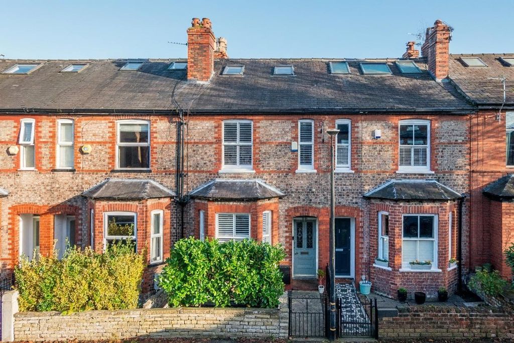 Property photo 1 of 30 Main Photo