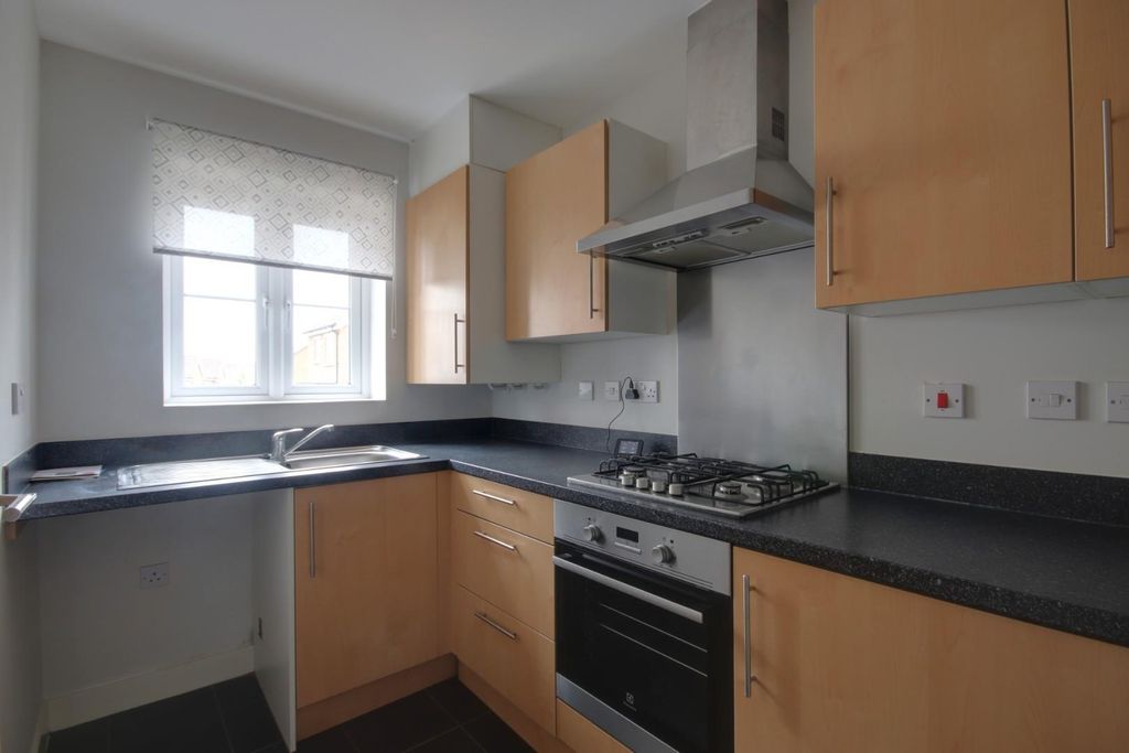 Property photo 2 of 11 Kitchen