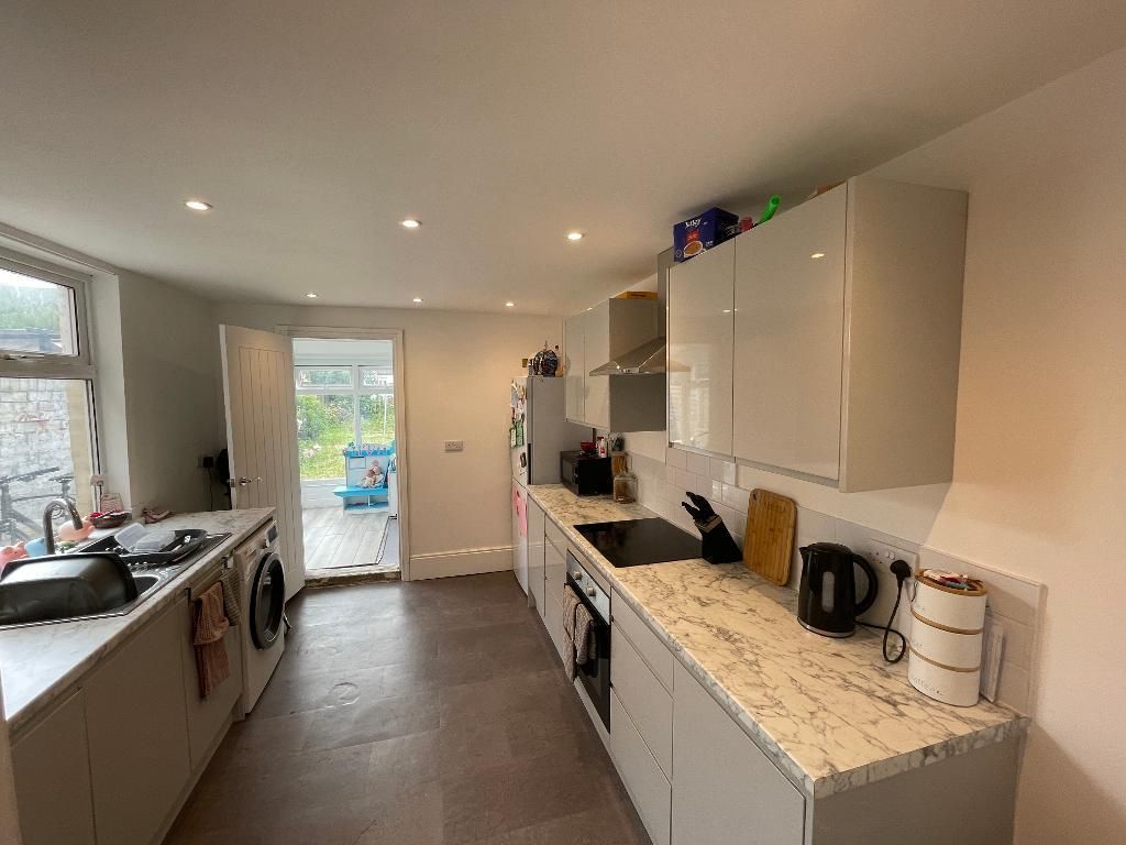 Property photo 3 of 13 Kitchen