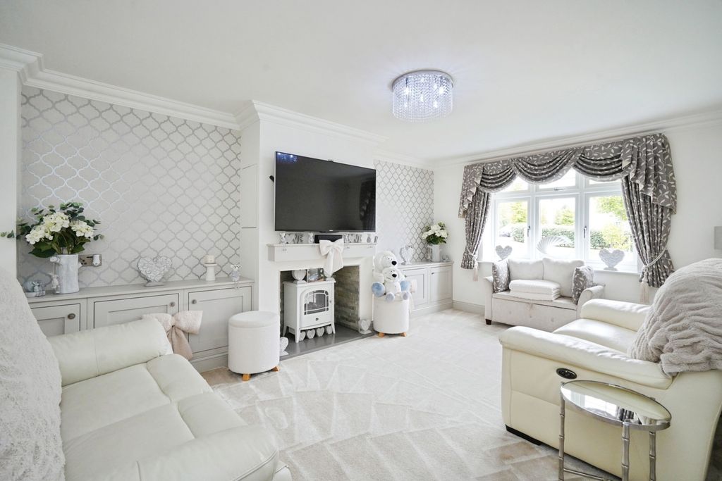 Property photo 3 of 29 Pbox-Img.Jpg