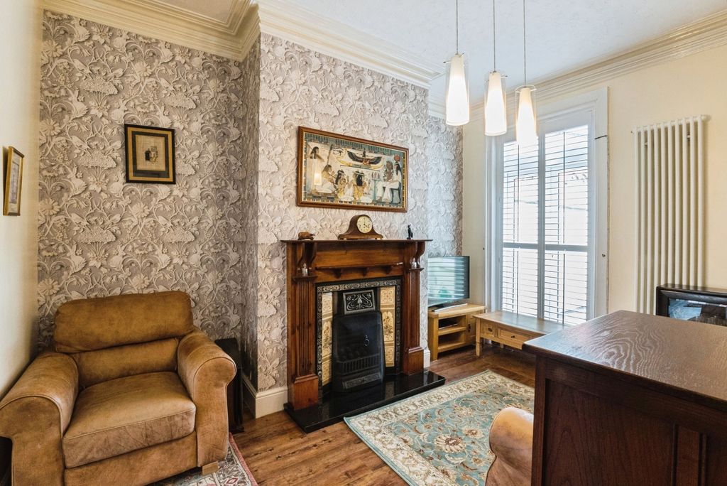 Property photo 3 of 23 Pbox-Img.Jpg