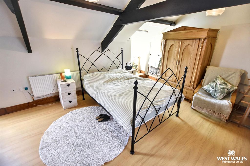 Property photo 3 of 18 5 (6).Jpg
