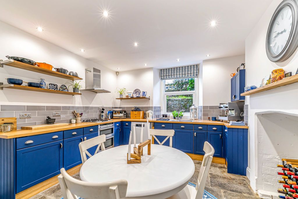 Property photo 3 of 36 Photo 10