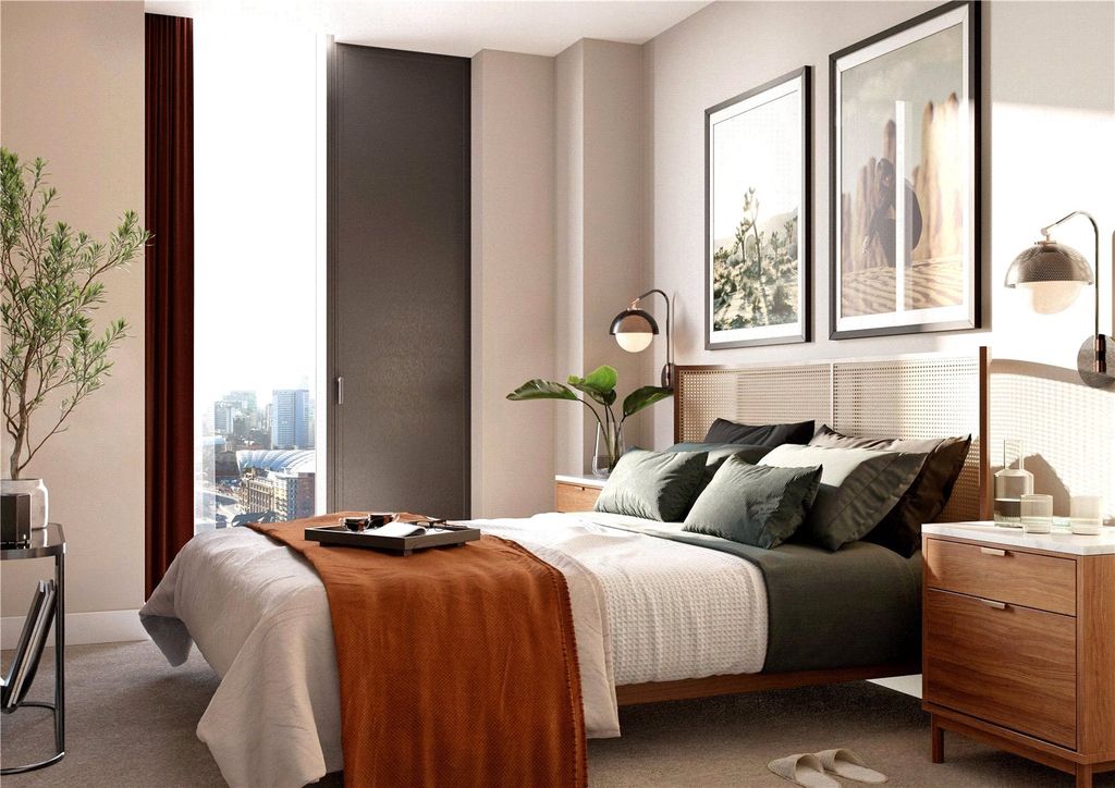 Property photo 3 of 11 Bromley Street