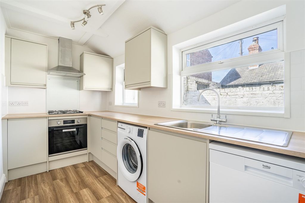 Property photo 3 of 14 14 Hs-7.Jpg