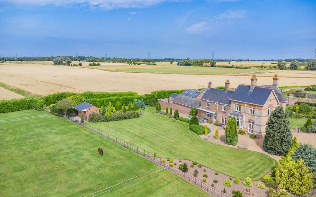 Property photo 1 of 28 Stud Farm House