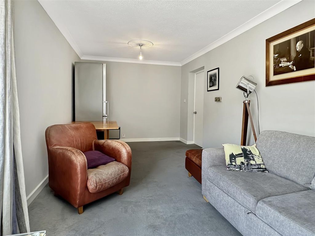 Property photo 3 of 12 Img (10).Jpg