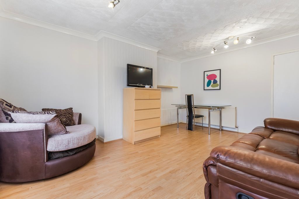 Property photo 3 of 31