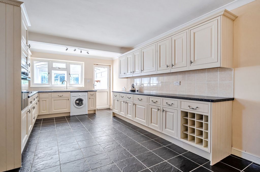 Property photo 2 of 14 1499517-5-6A6B78c...