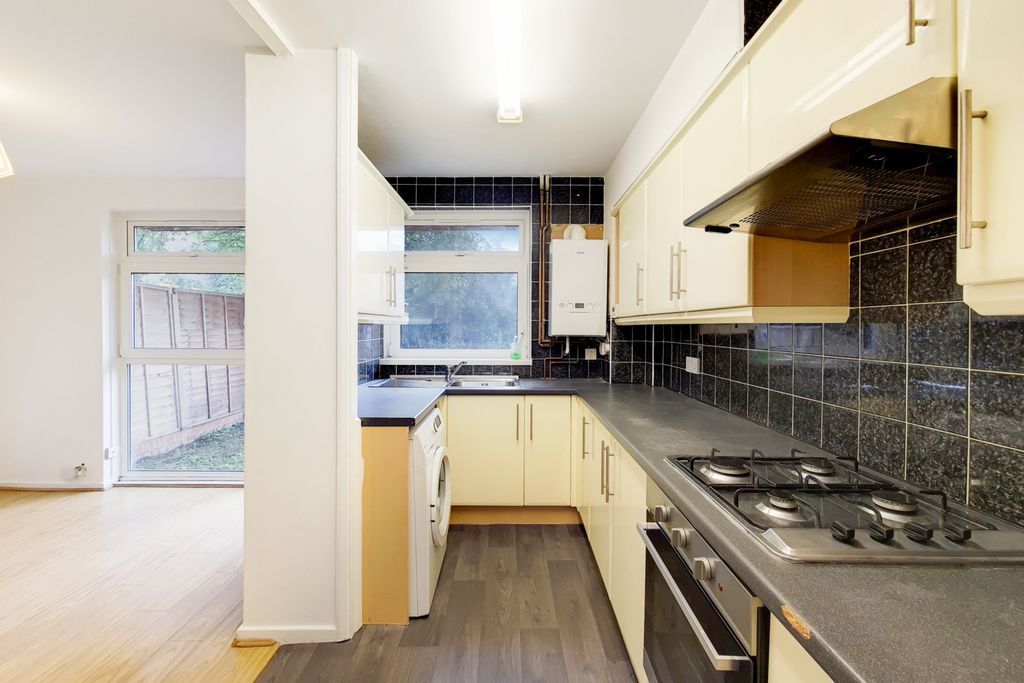 Property photo 2 of 16 3_Kitchen-0