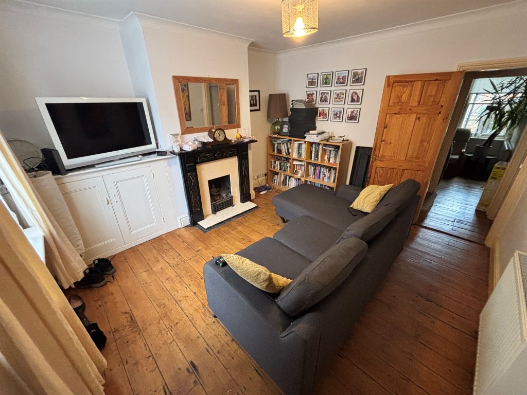 Property photo 2 of 7 Living Room