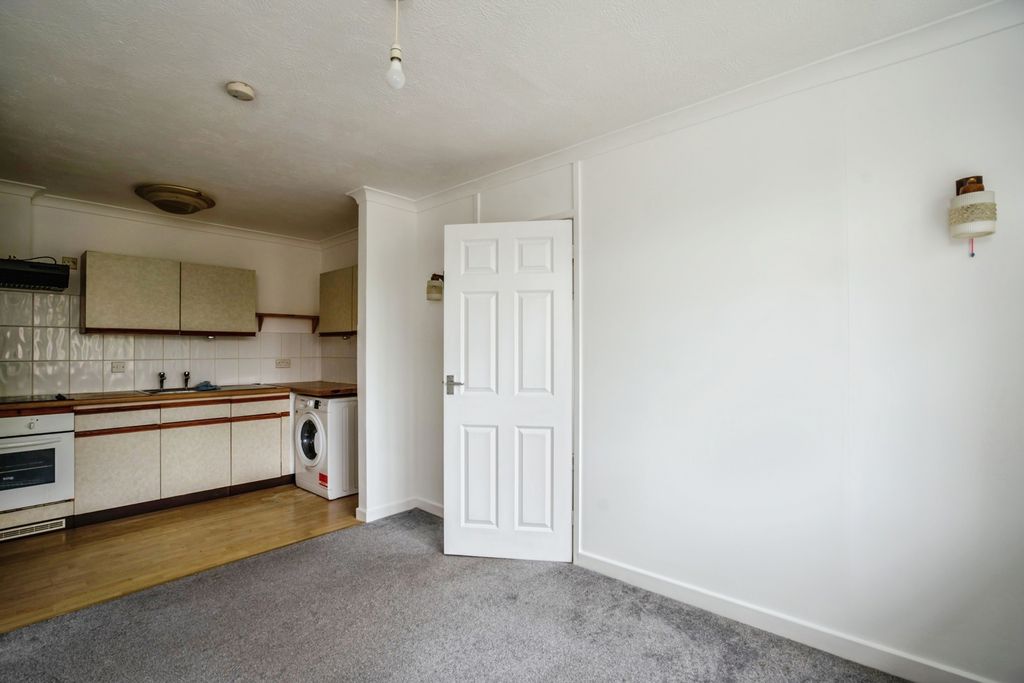 Property photo 2 of 10 Photo