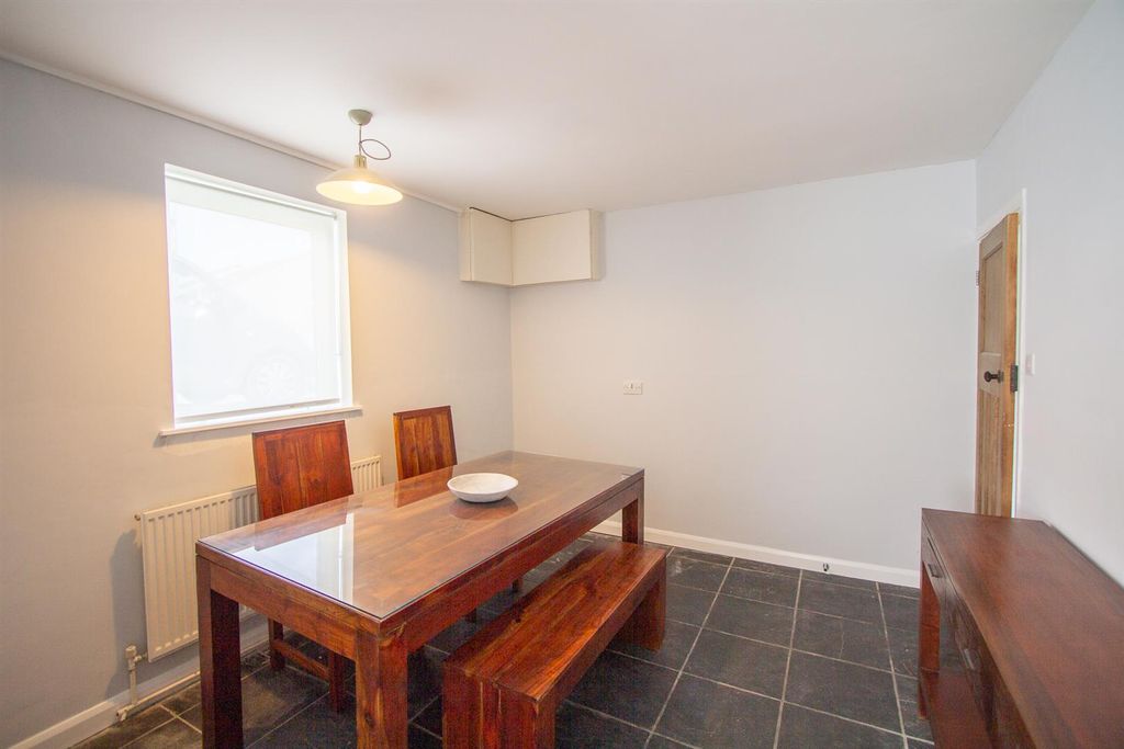 Property photo 2 of 17 2 Dining 1.Jpg