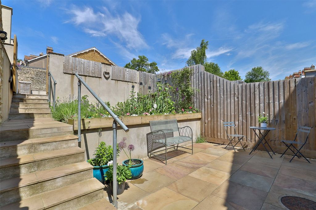 Property photo 2 of 20 Picture No. 19