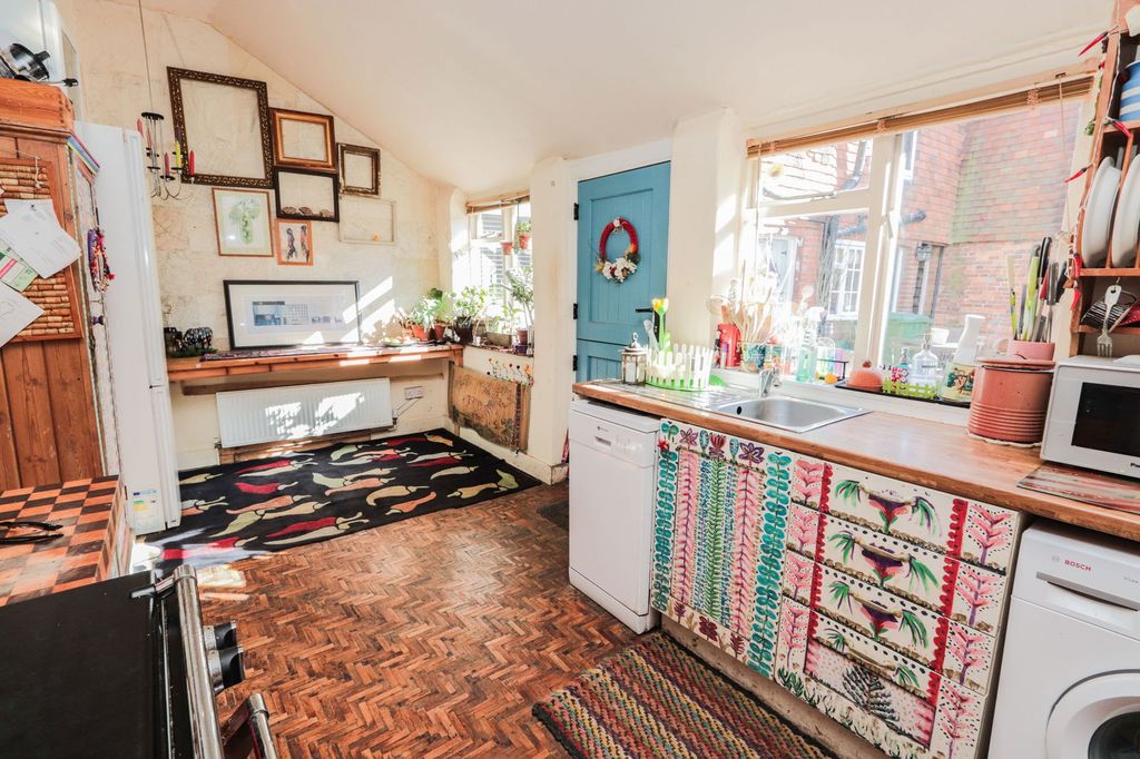 Property photo 3 of 12