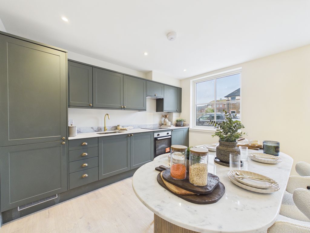 Property photo 1 of 5 Cam03519G0-Pr0498-Still022