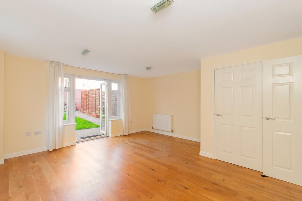 Property photo 3 of 25 1J5Lsd - Lounge Diner B.Jpg