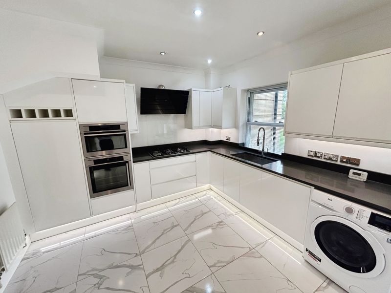 Property photo 3 of 14 Photo 10