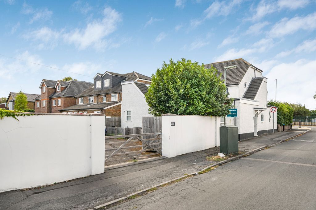 Property photo 2 of 13 5394772