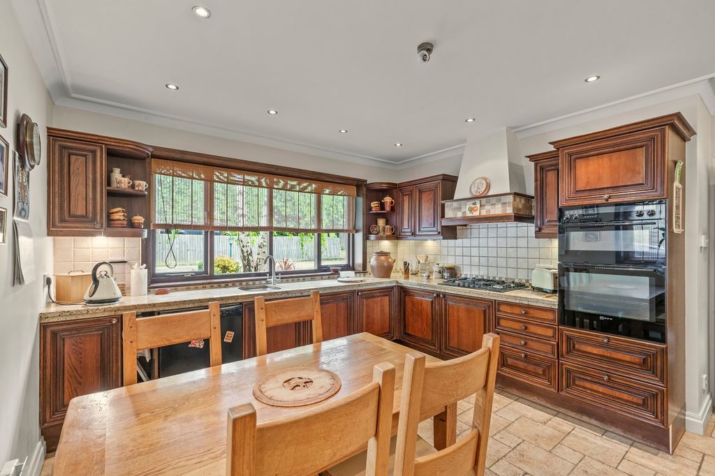 Property photo 3 of 34 Picture No. 26