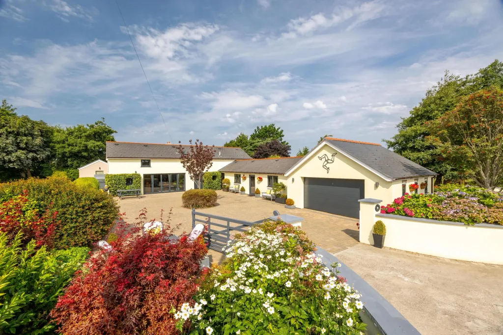 Property photo 1 of 39