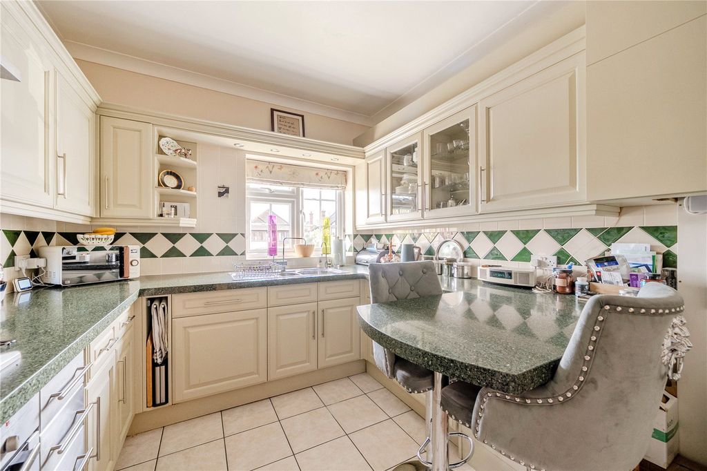 Property photo 2 of 18 Picture No. 21