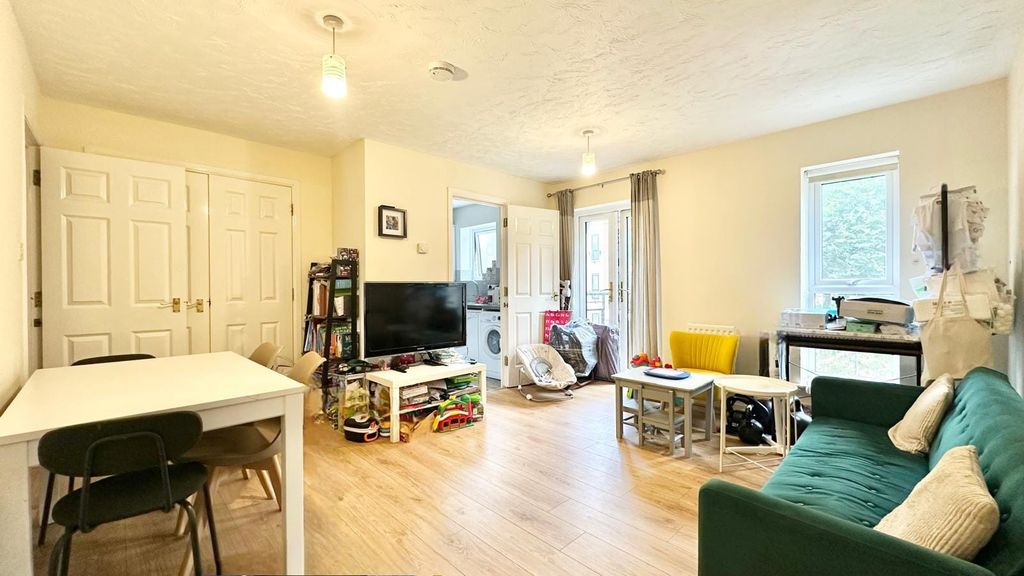 Property photo 2 of 11