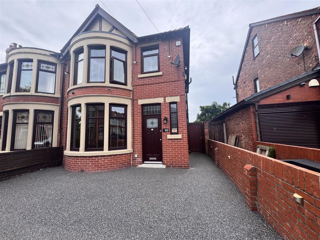Property photo 1 of 15 External