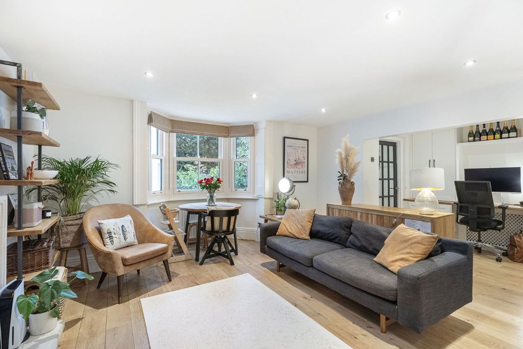 Property photo 3 of 12 4756543