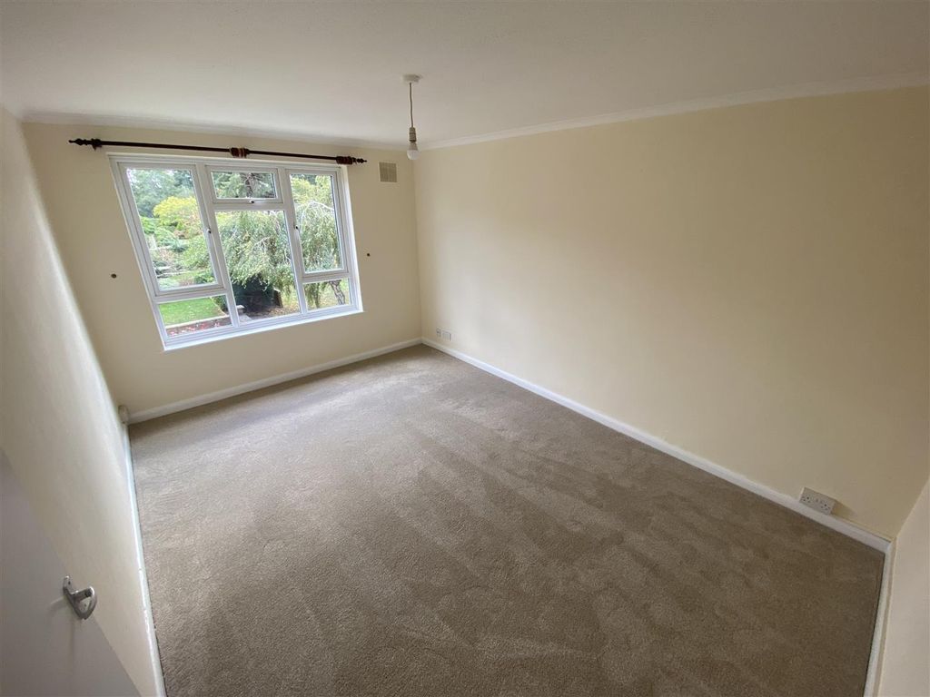 Property photo 3 of 14 Lounge.1.1
