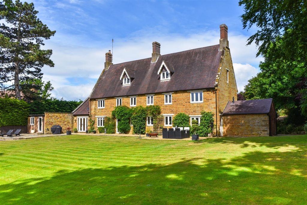Property photo 1 of 34